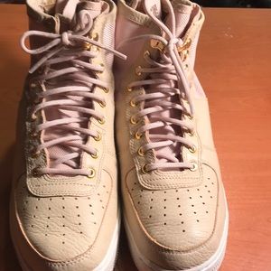 Men’s size 8 leather Nike urban utility footwear